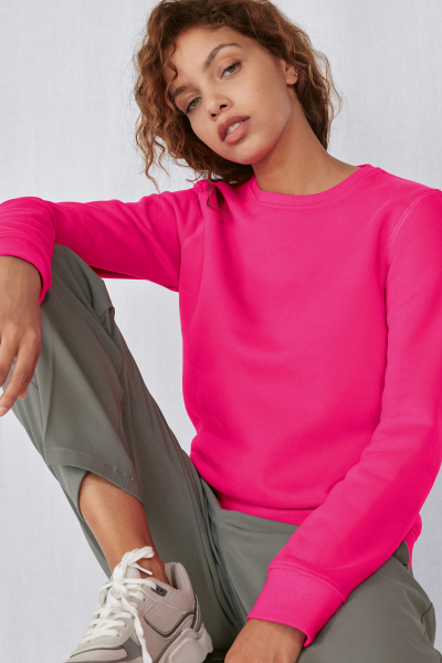 B&C Queen Crew Neck